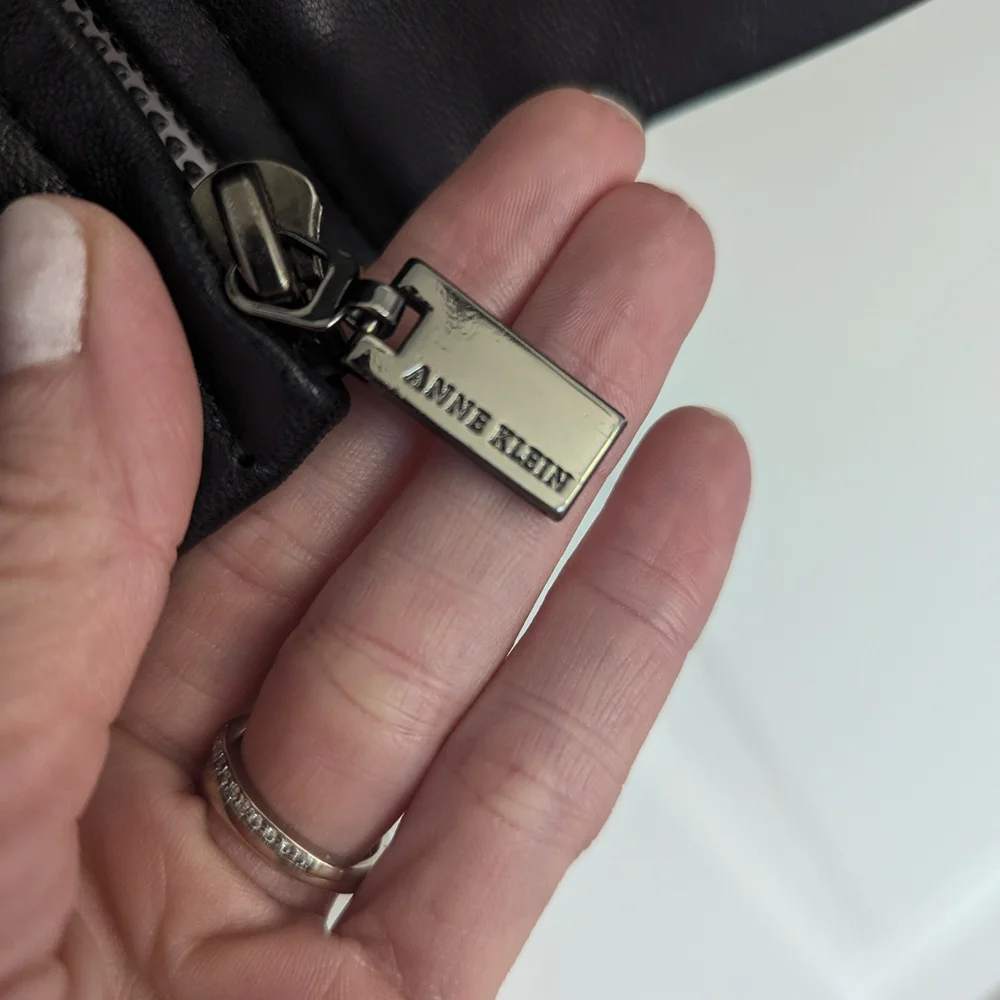 Anne Klein Black Leather Jacket with Classic Design - Picture 5 of 14